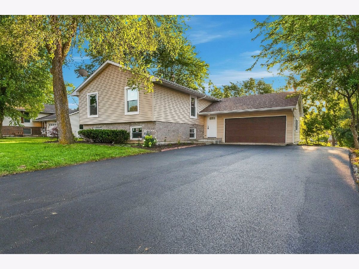  For Sale Lake Zurich Illinois, 23540 N Echo Lake Road