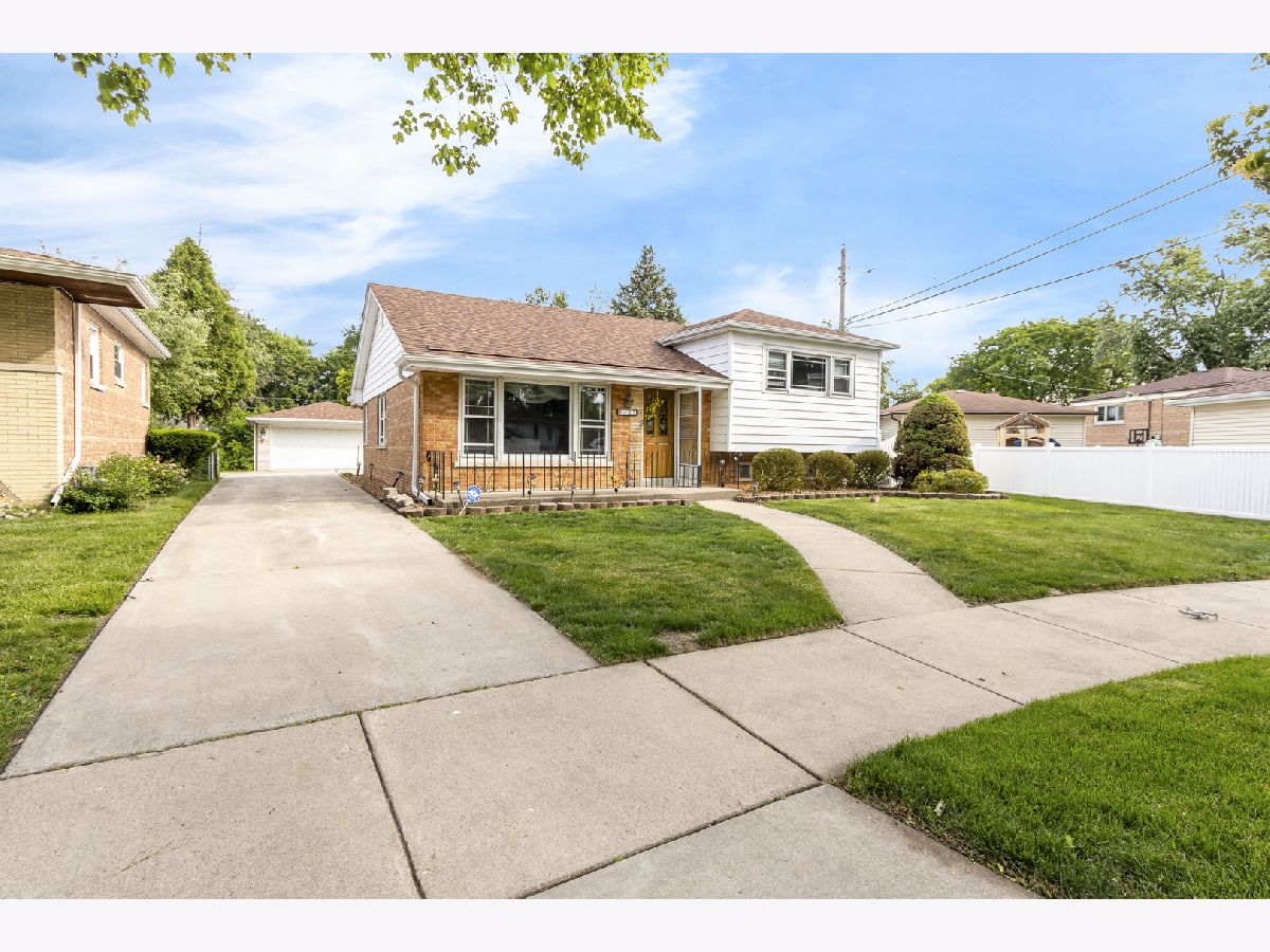  For Sale Oak Lawn Illinois, 5425 Drury Lane