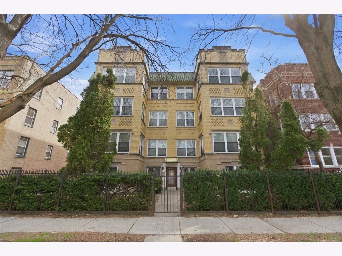  Rented Chicago Illinois, 4937 St. Louis