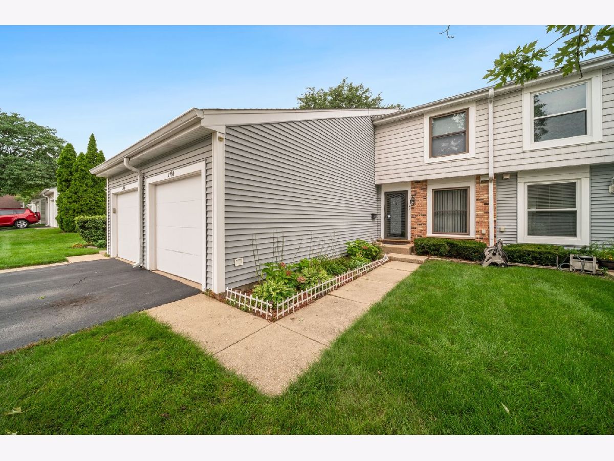 Townhomes & Condos For Sale Barrington Square Hoffman Estates Illinois, 1984 Dunmore Place
