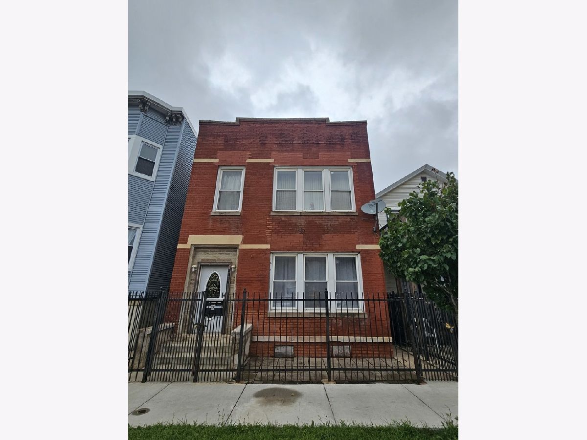  For Sale Chicago Illinois, 2318 Grand Avenue