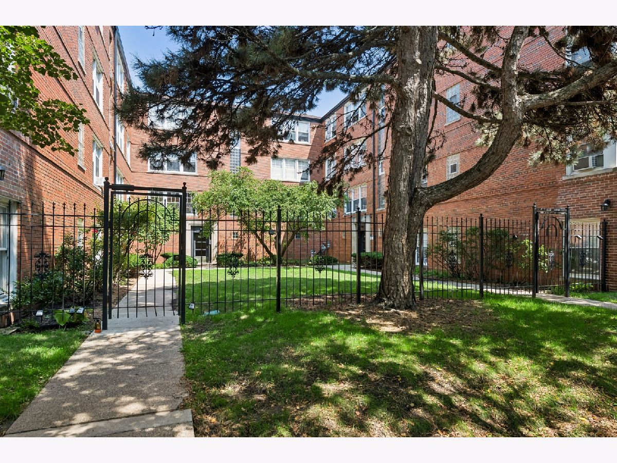  For Sale Chicago Illinois, 2422 Farragut Avenue