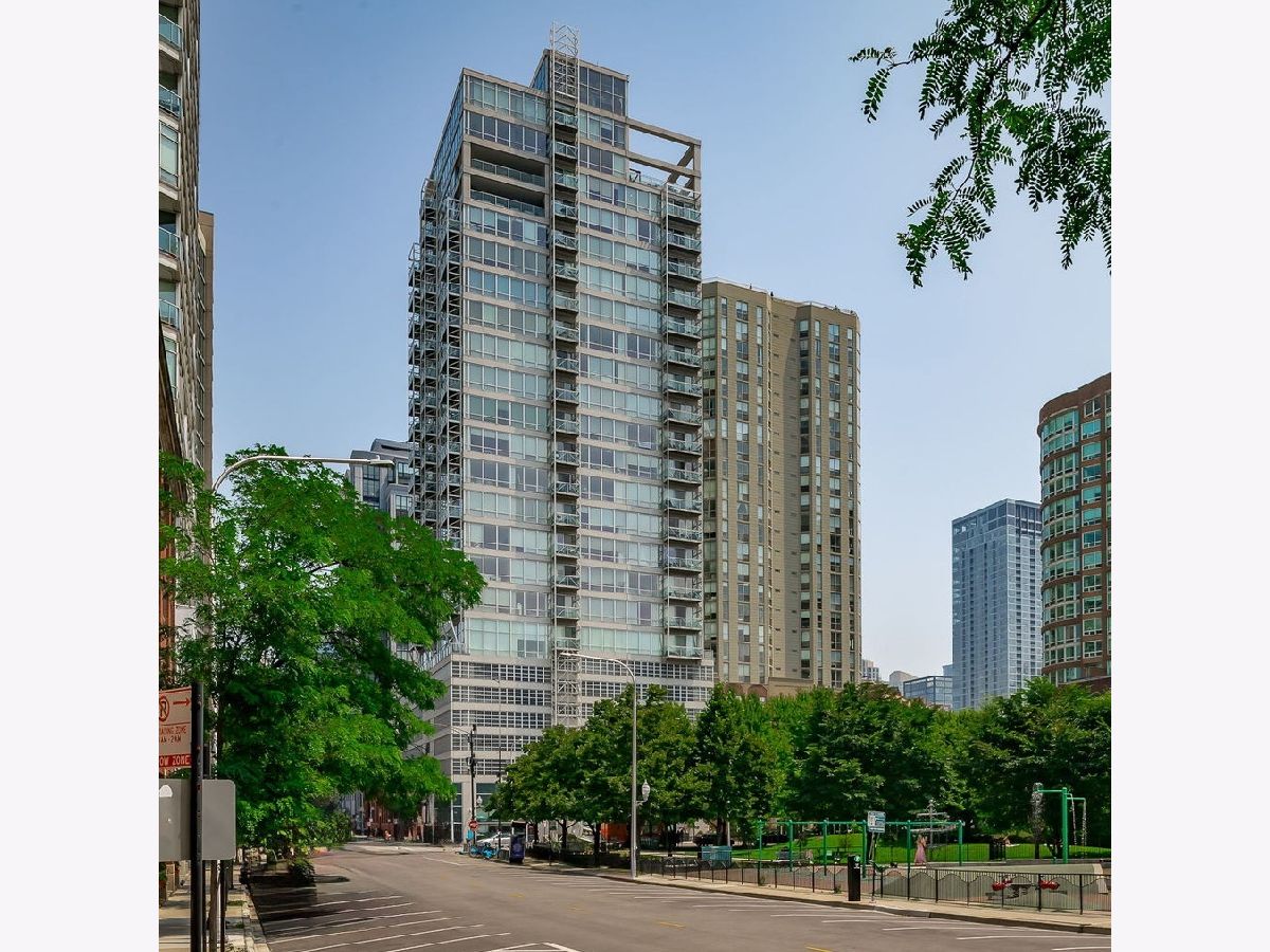Condos & Townhomes & Homes Rented River North Chicago Illinois, 653 Kingsbury