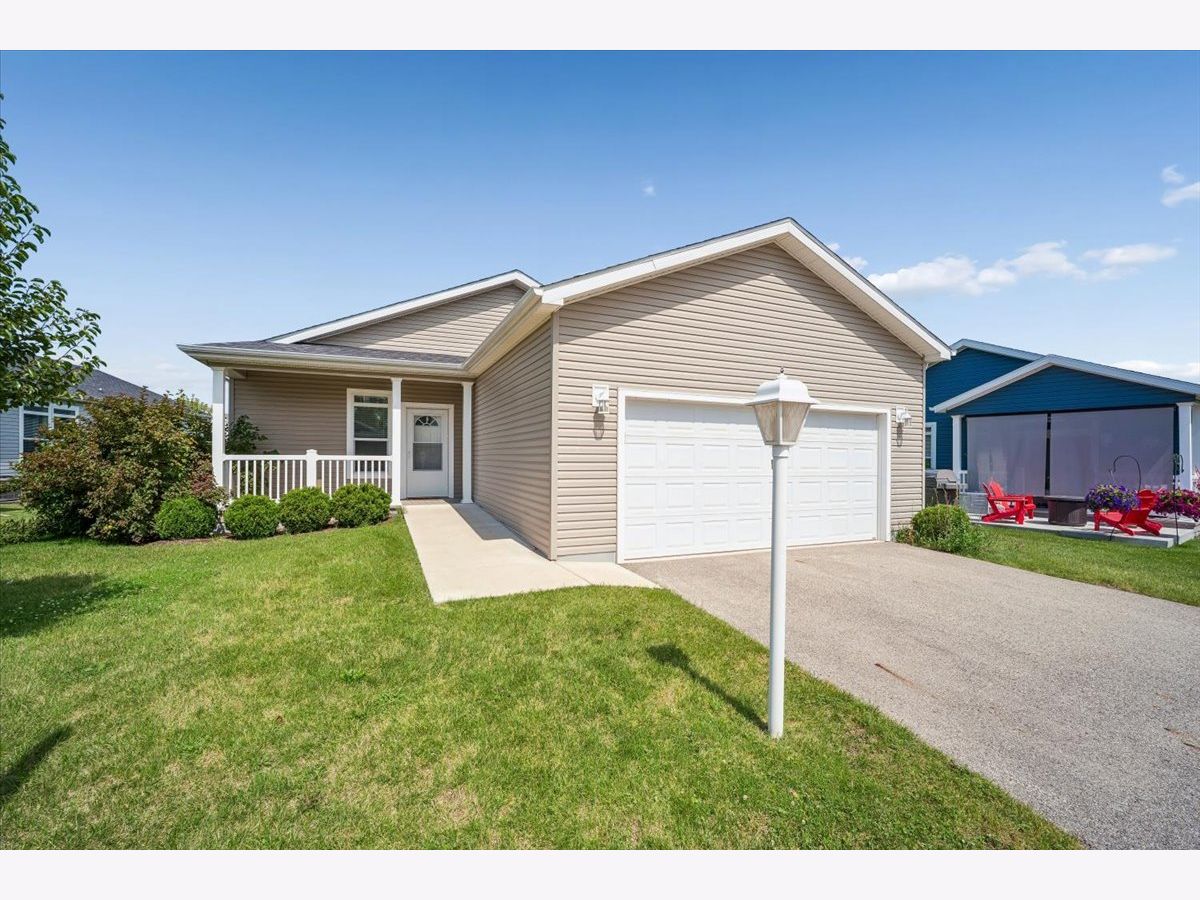  For Sale Grayslake Illinois, 1537 Colt Lane