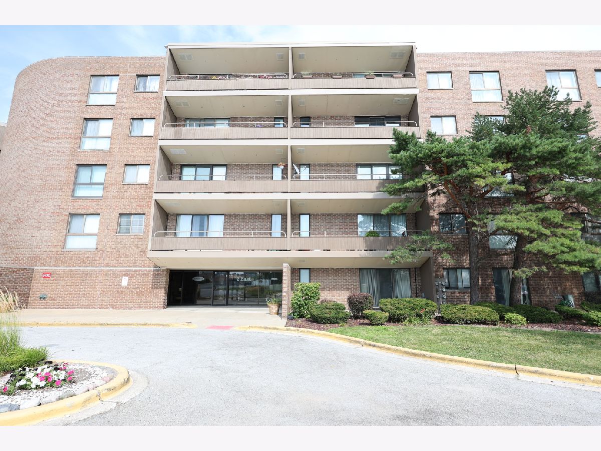 Homes & Condominiums For Sale Stonebridge Valley Hazel Crest Illinois, 7 Carriageway Drive