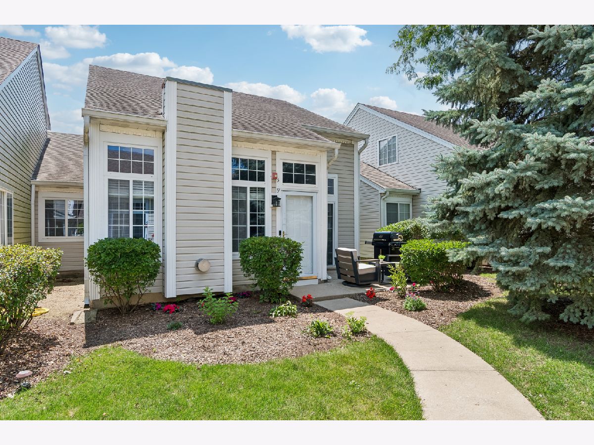  For Sale North Aurora Illinois, 319 Victoria Circle