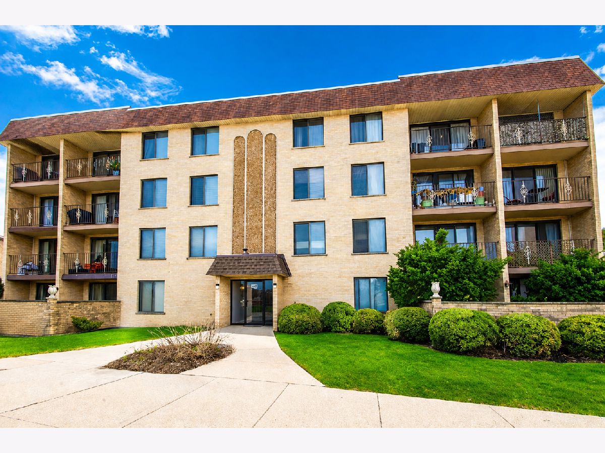  For Sale Chicago Illinois, 5447 Lawrence Avenue