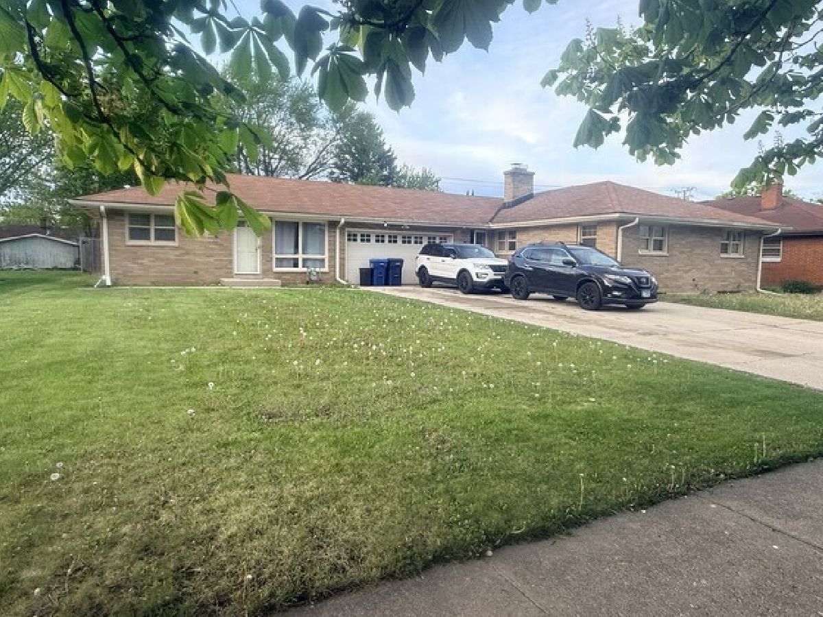  For Sale Waukegan Illinois, 2406 Pearsall Parkway