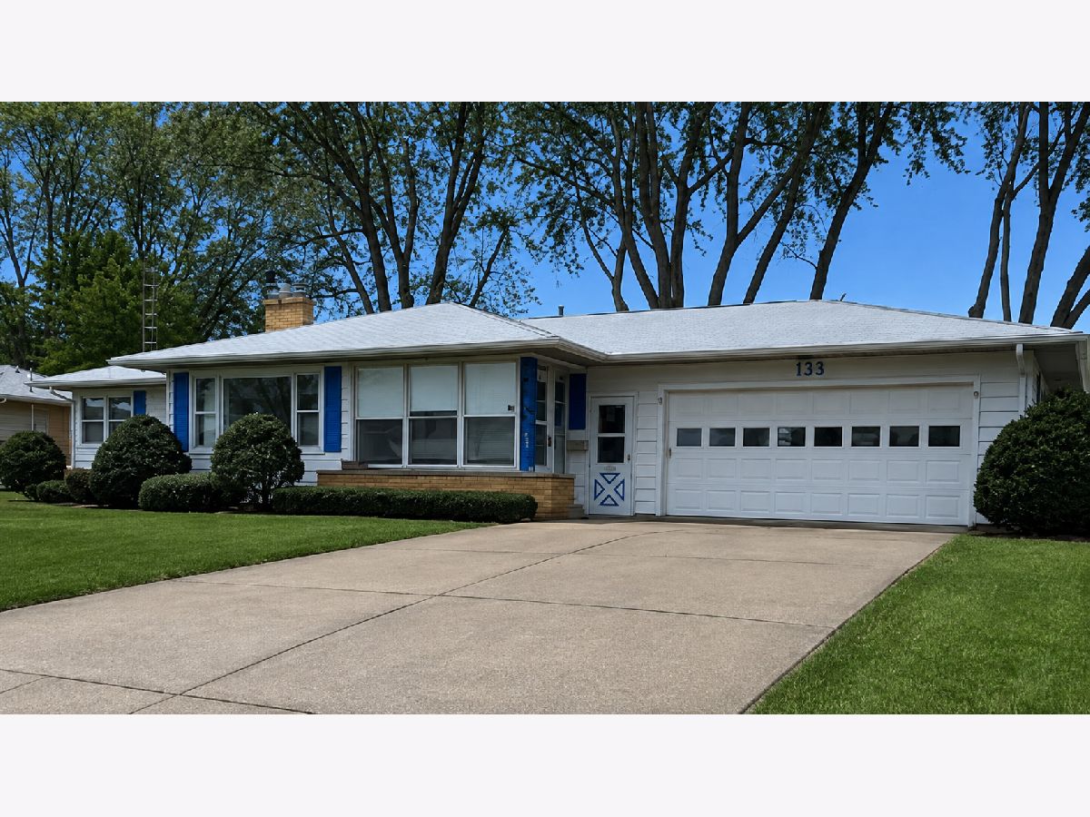  Rented Marengo Illinois, 532 Riley