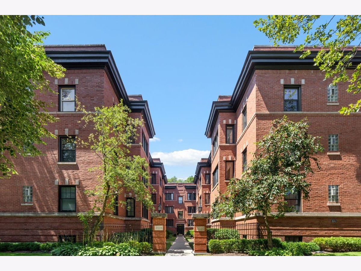  For Sale Evanston Illinois, 2018 Sherman Avenue
