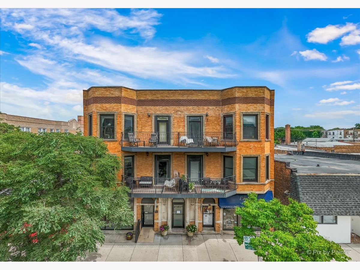  For Sale Chicago Illinois, 4737 Damen Avenue