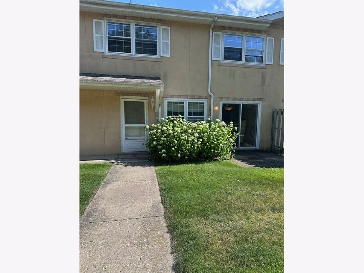  Rented Woodstock Illinois, 1186 Greenwood