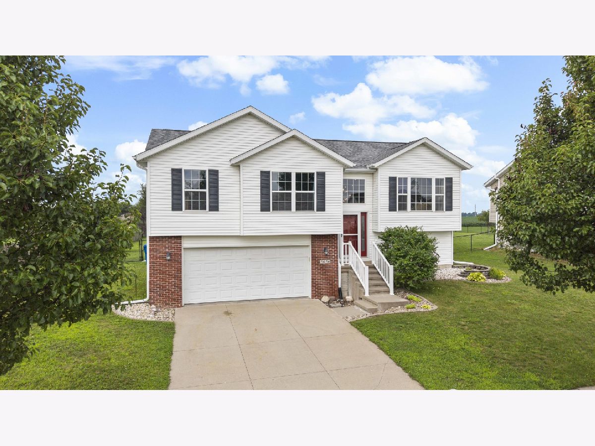  For Sale Davenport Iowa, 1616 Jenna Drive