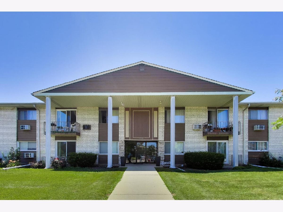  For Sale Des Plaines Illinois, 9518 Dee Road
