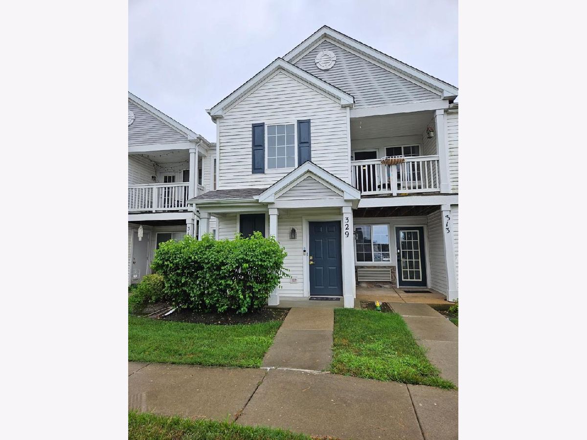  For Sale Carpentersville Illinois, 329 Silverstone Drive