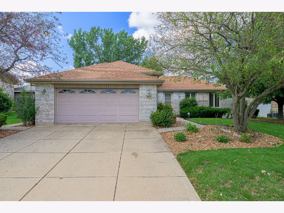 Homes For Sale Lakeview Terrace Frankfort Illinois, 7502 Lakeside Drive