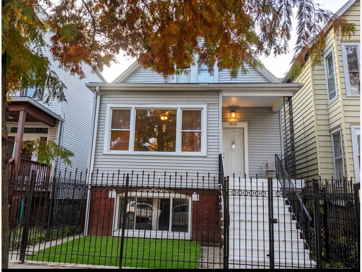 Condos & Townhomes & Homes Rented Logan Square Chicago Illinois, 1918 Lawndale