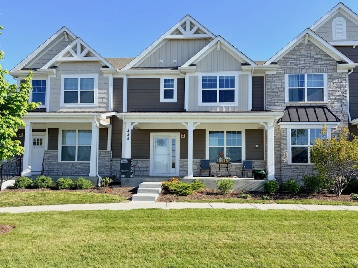 Condos & Townhomes Rented The Villas At Link Crossing Buffalo Grove Illinois, 331 Didier