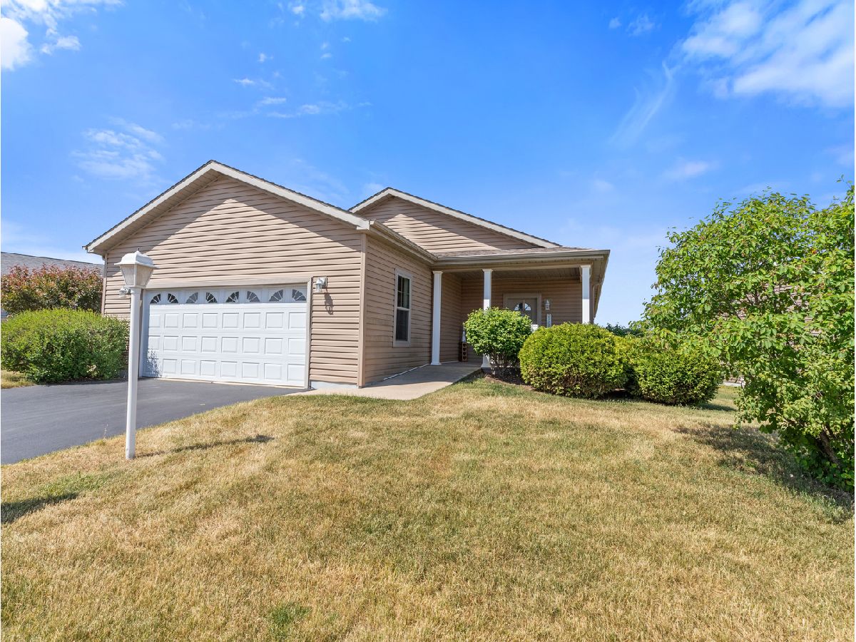  For Sale Grayslake Illinois, 1532 Meadow View Lane