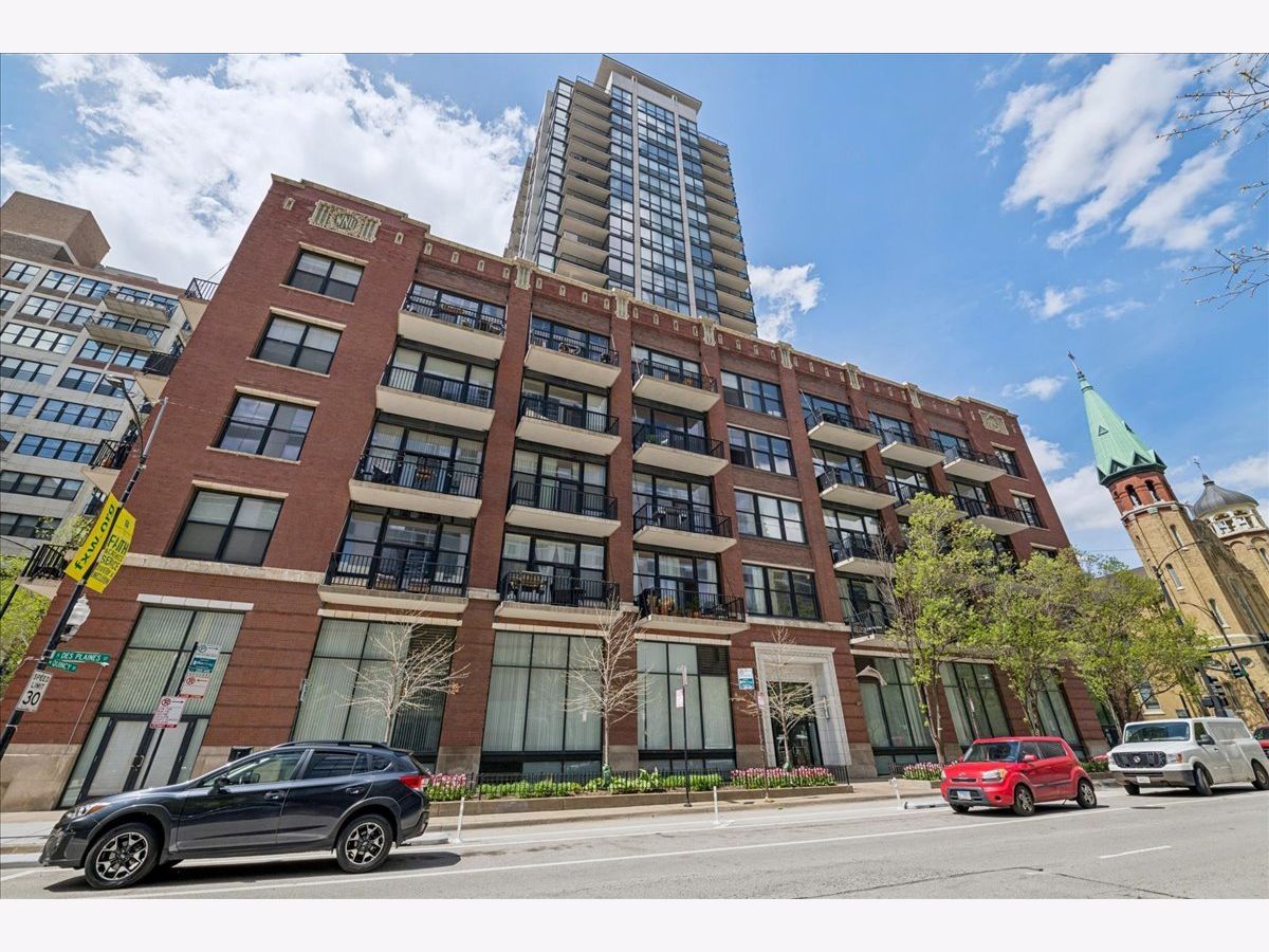  Rented Chicago Illinois, 210 Desplaines