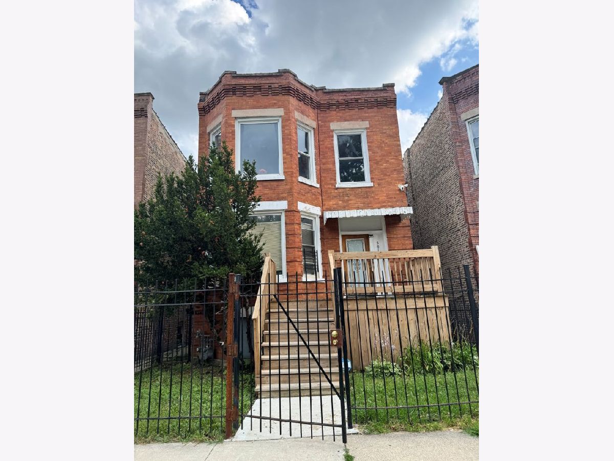  For Sale Chicago Illinois, 5019 Huron Street