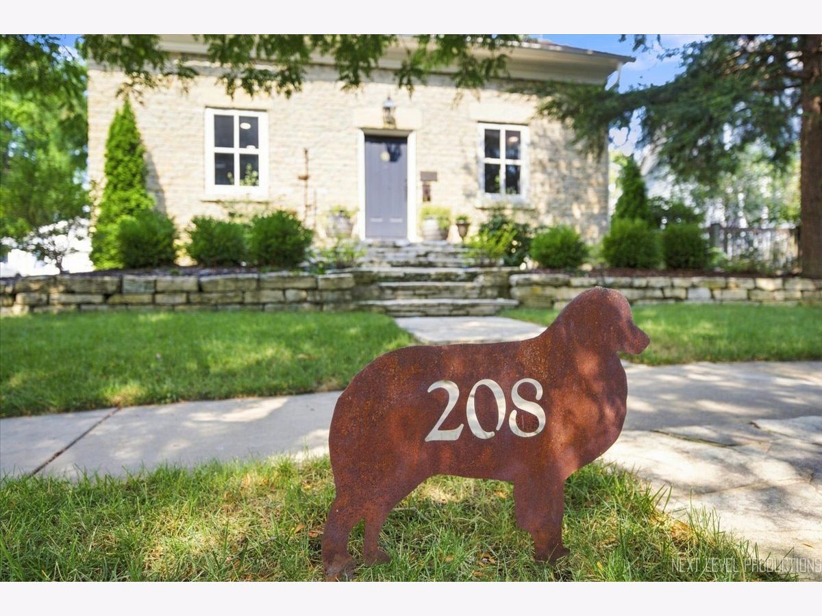  For Sale Geneva Illinois, 208 1st Street