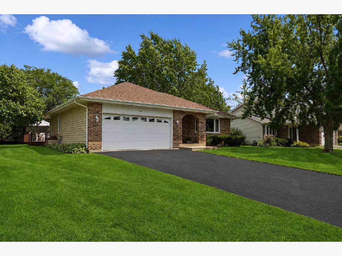 Homes For Sale Quail Run Lake Zurich Illinois, 1166 Tracie Drive