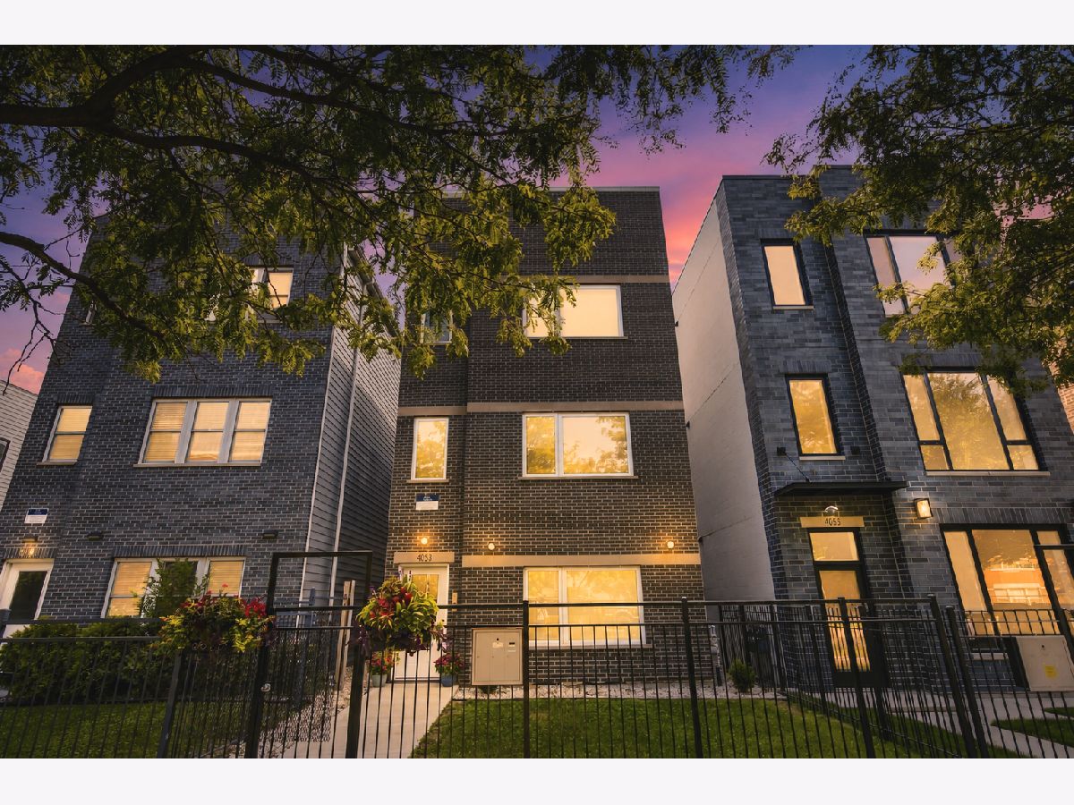 Condos & Townhomes & Homes For Sale Bronzeville Chicago Illinois, 4053 Prairie Avenue