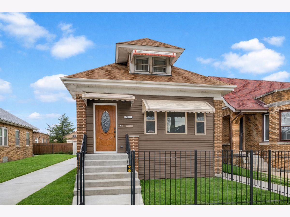  For Sale Chicago Illinois, 7717 Luella Avenue