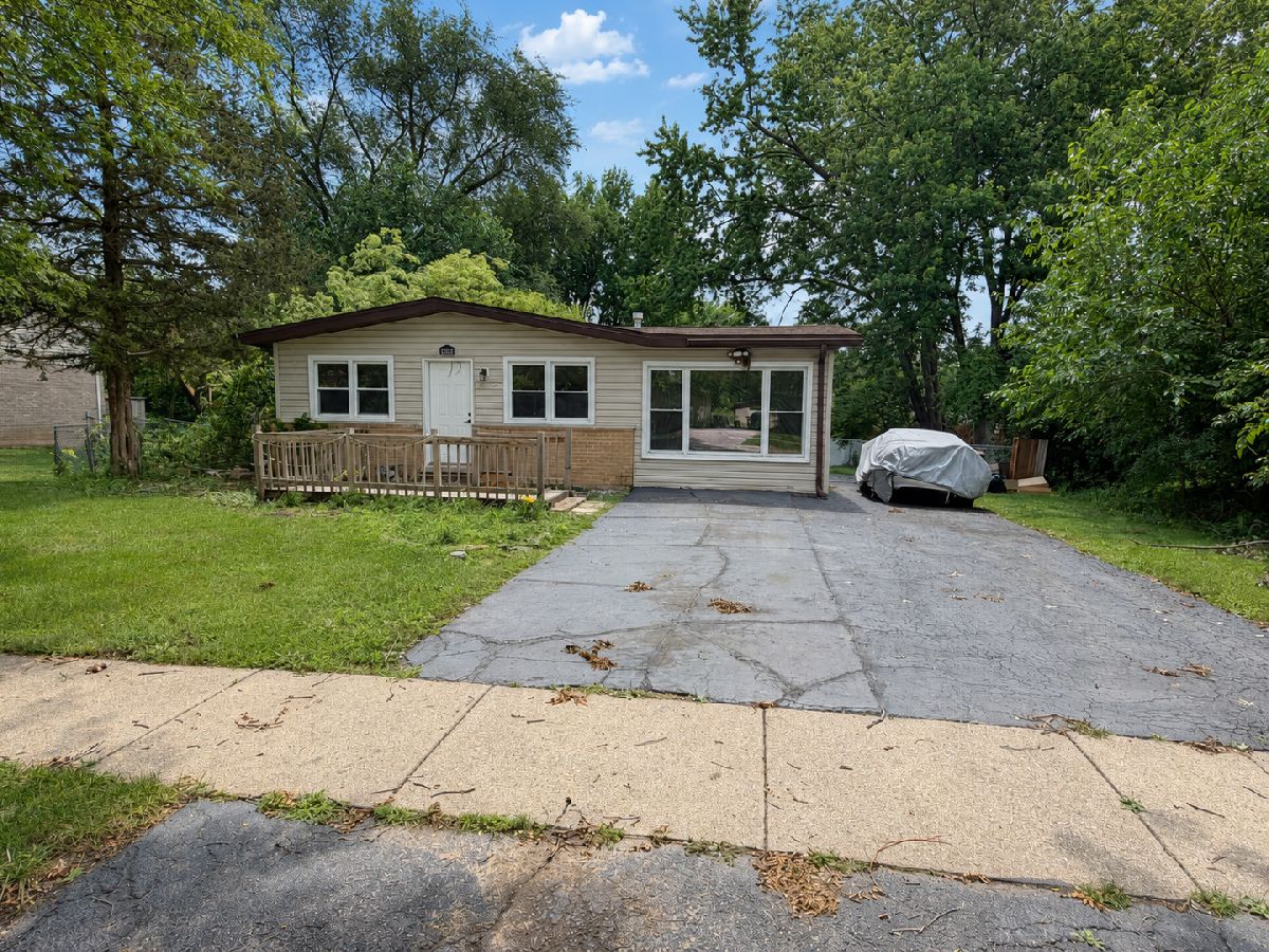  For Sale Hanover Park Illinois, 2039 Cherry Avenue