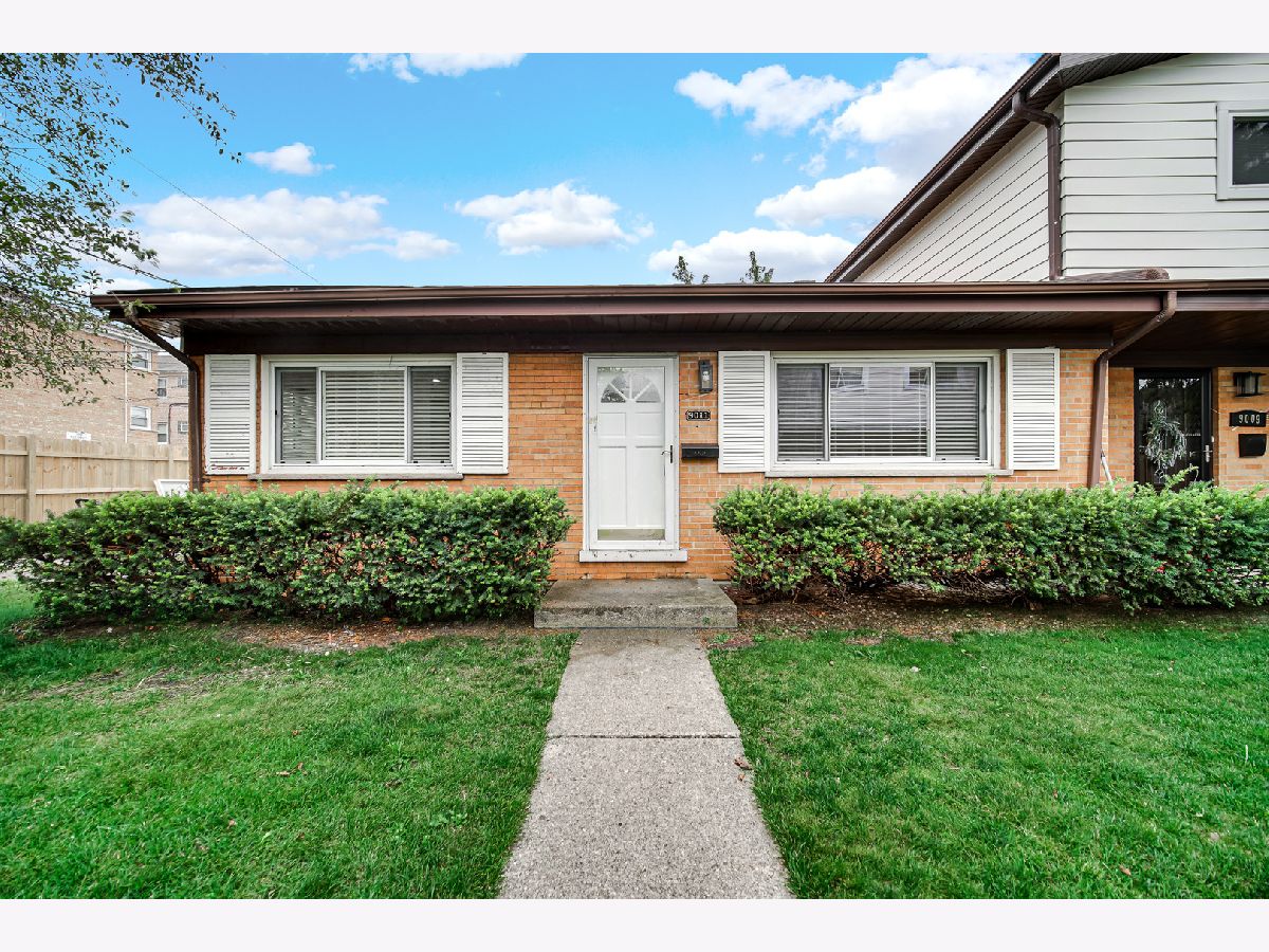  For Sale Niles Illinois, 9011 Clifton Avenue