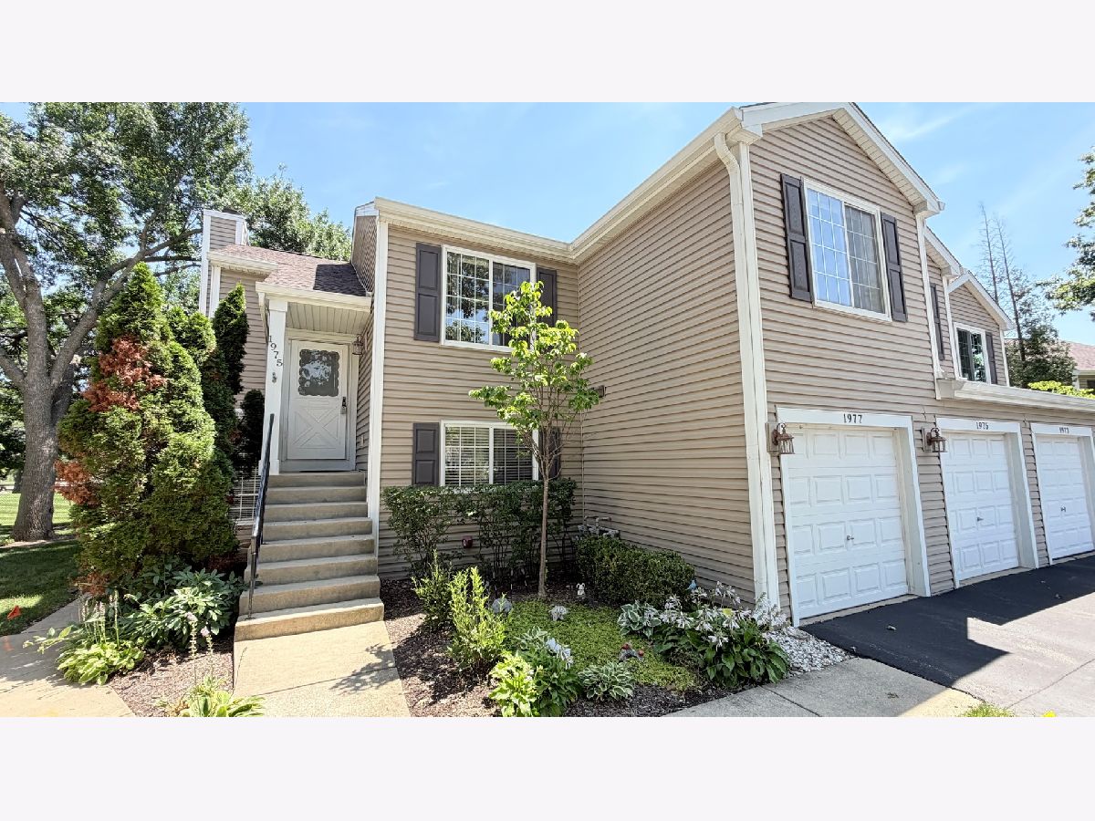  For Rent Schaumburg Illinois, 1975 Windsong