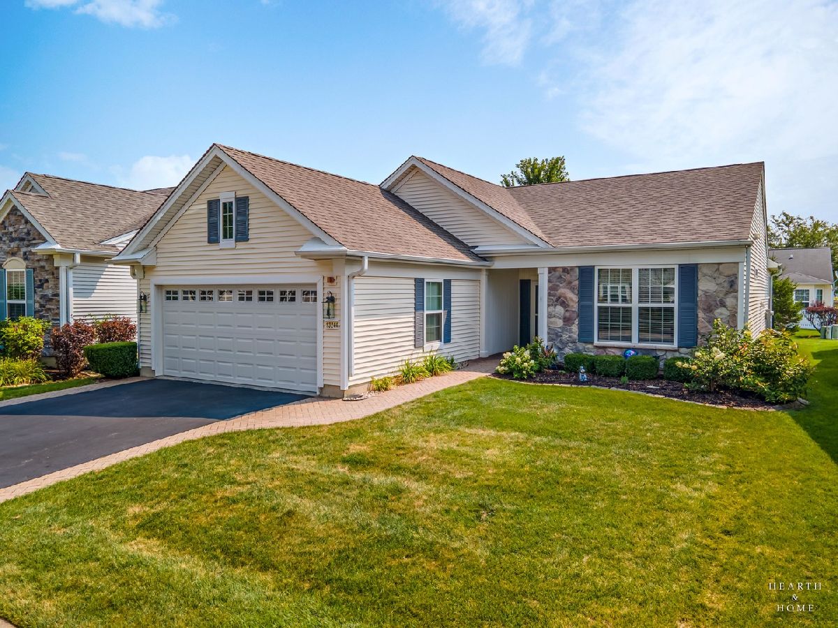 Homes & Townhomes & Condos For Sale Del Webb Sun City Huntley Illinois, 13244 Oakwood Avenue