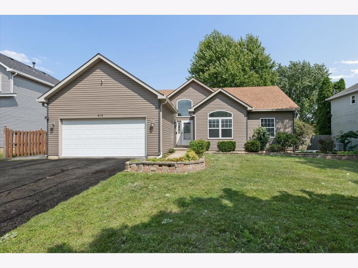  For Sale North Aurora Illinois, 415 Juniper Drive