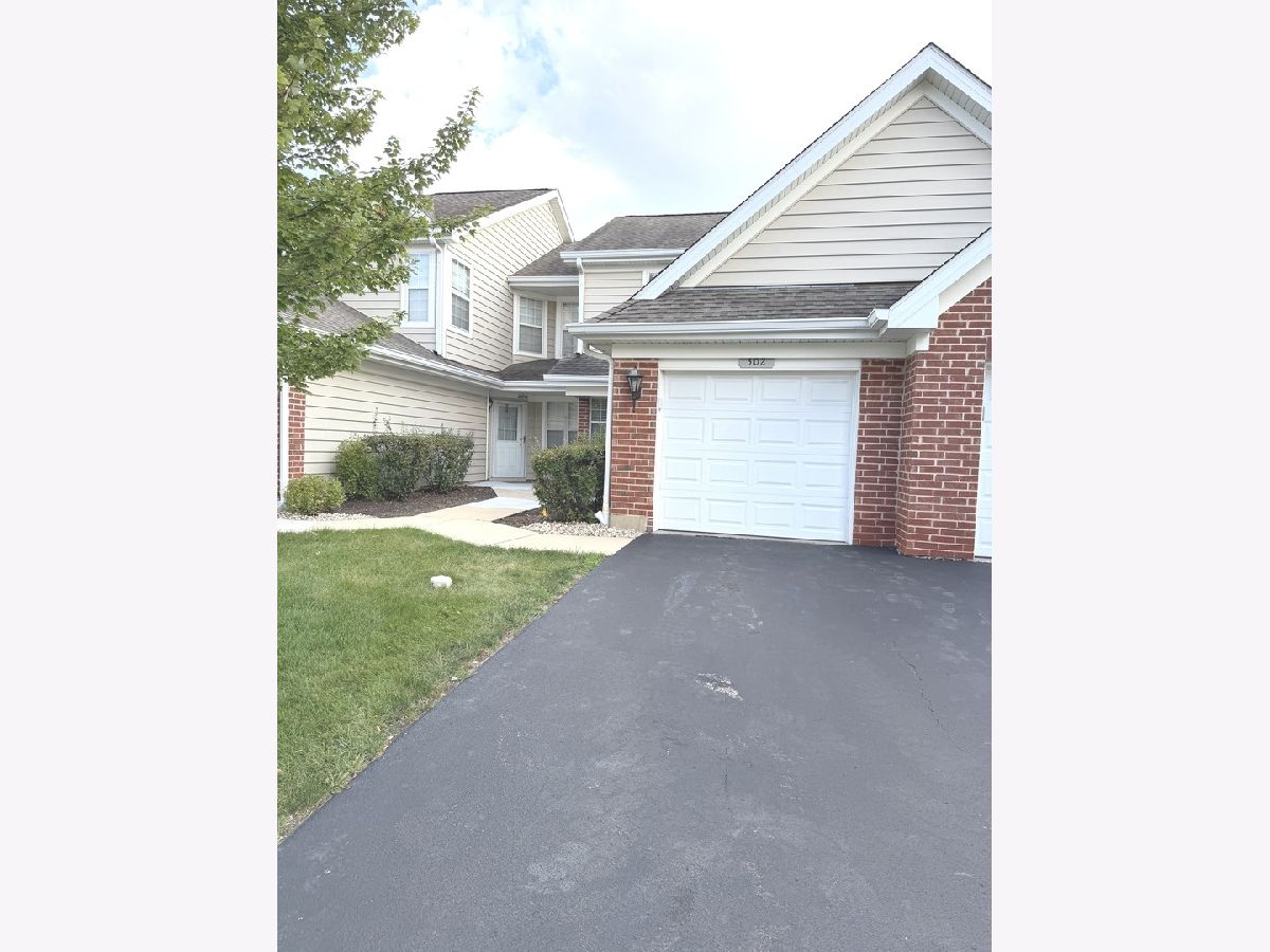  Rented Schaumburg Illinois, 302 Sheffield