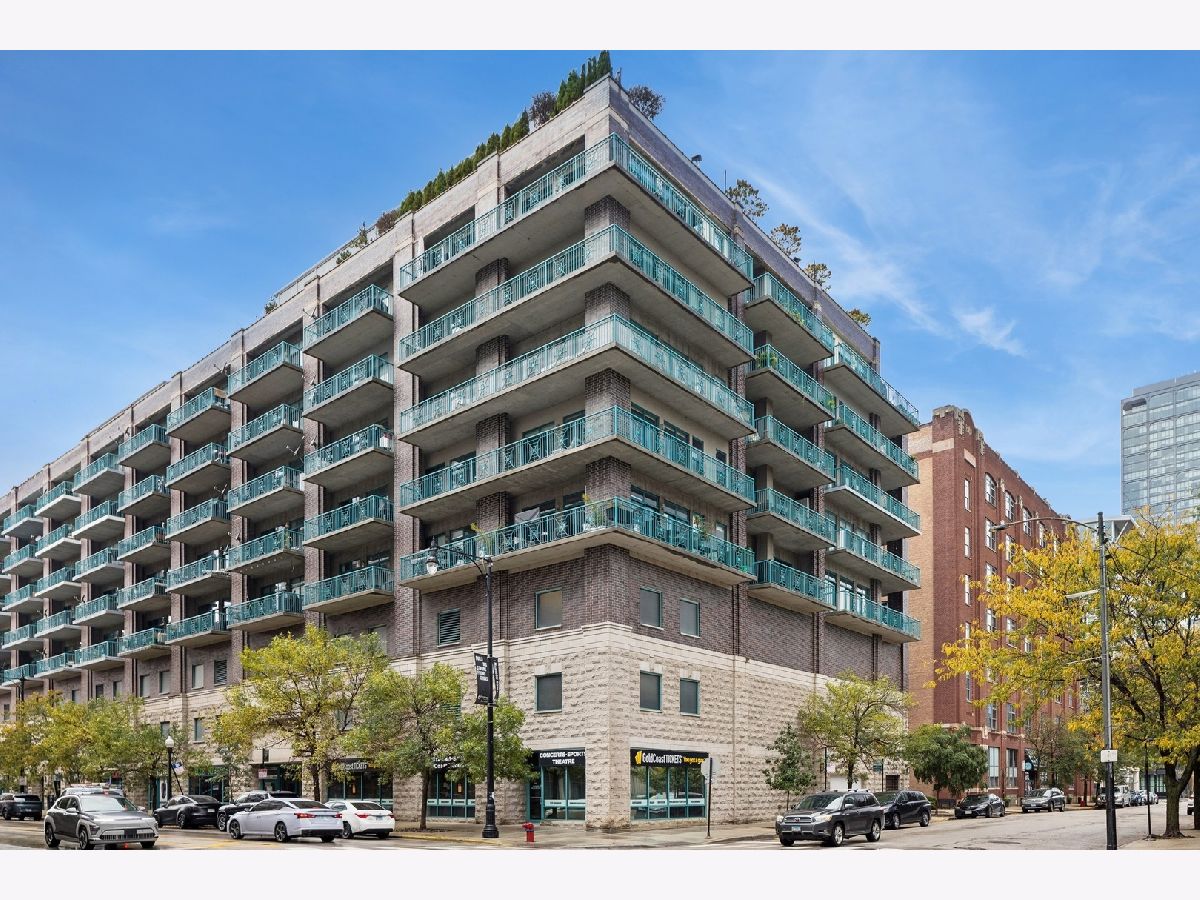 Condominiums For Sale Madison Manor Ii Chicago Illinois, 910 Madison Street