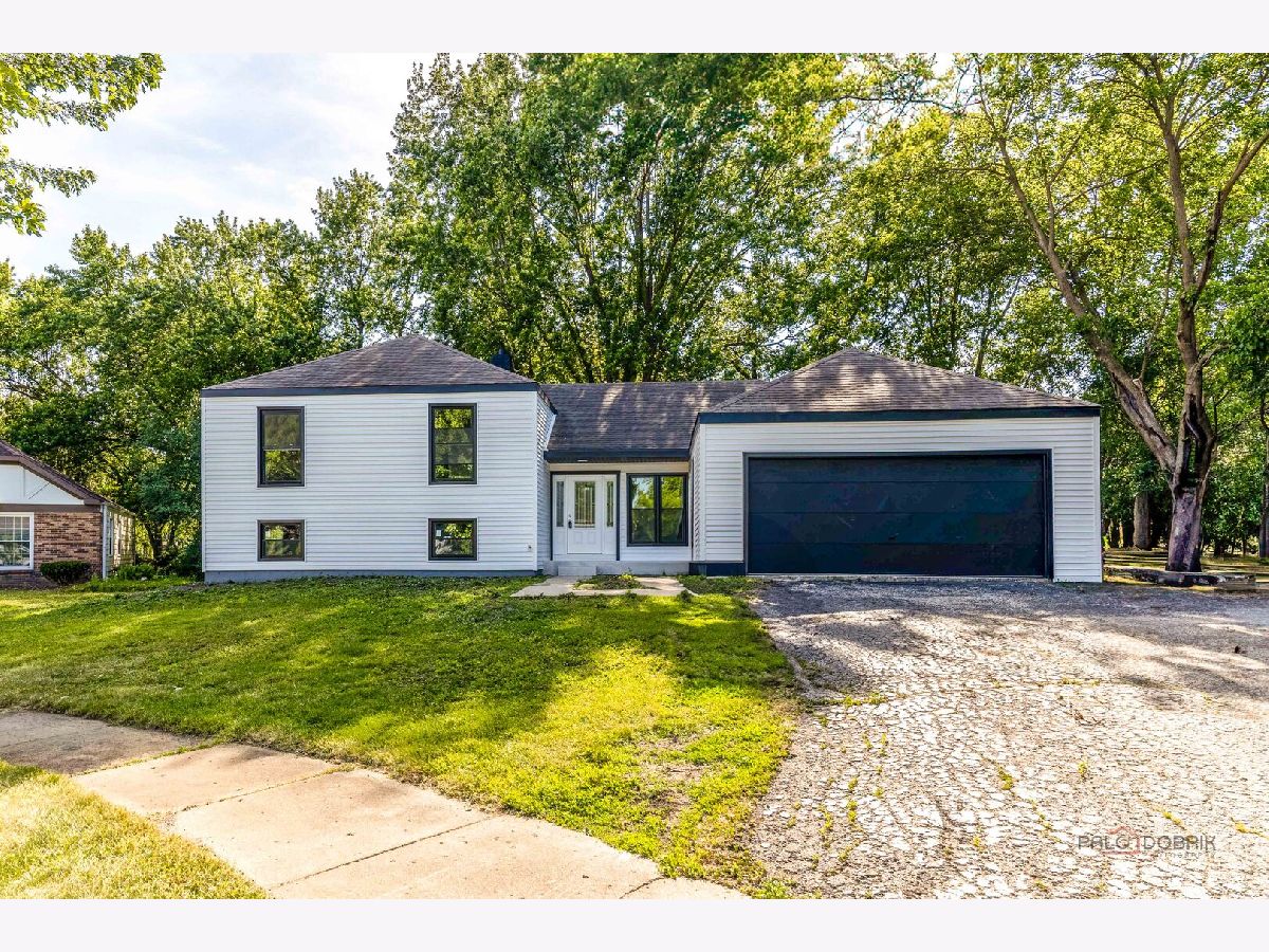  For Sale Wheaton Illinois, 1482 Pebblestone