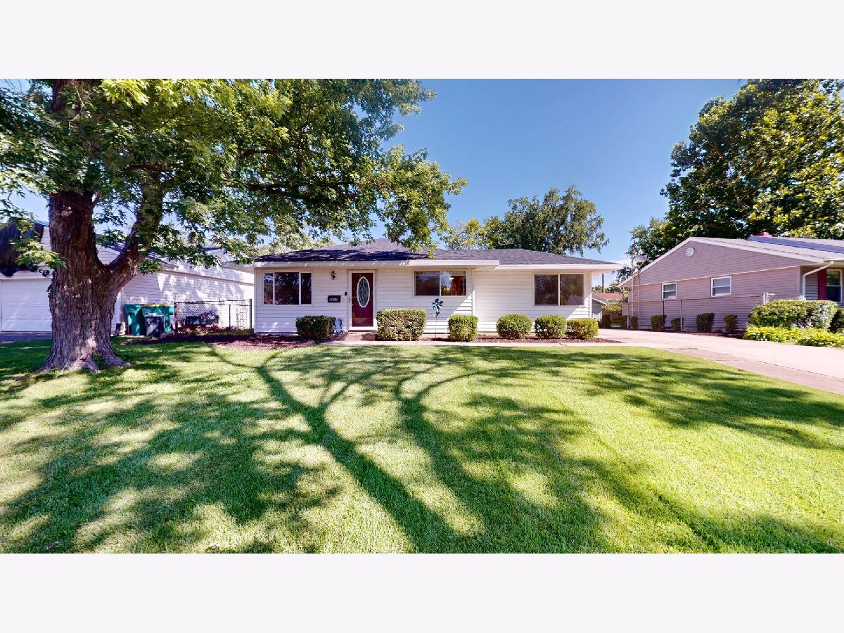  For Sale Joliet Illinois, 2517 Fairway Drive