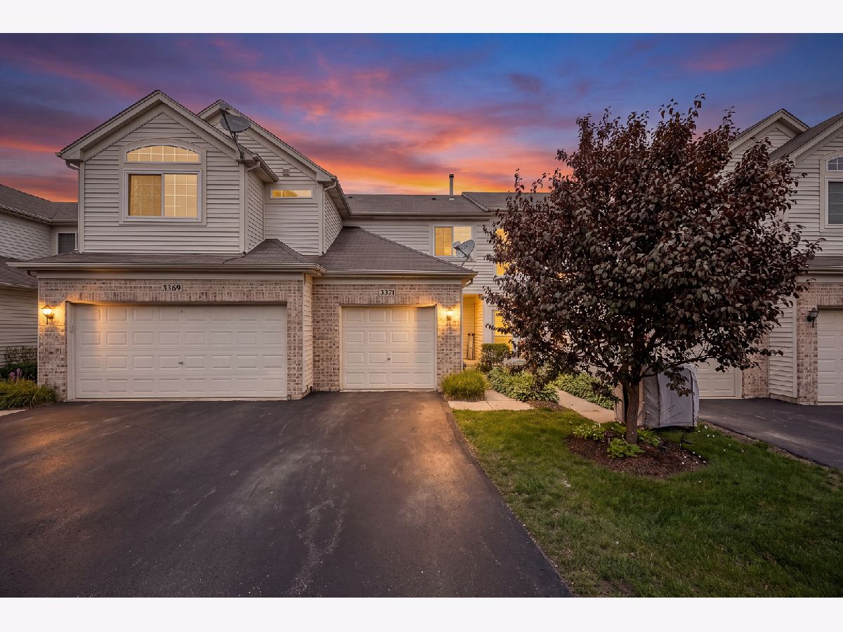  For Sale Carpentersville Illinois, 3371 Blue Ridge Drive