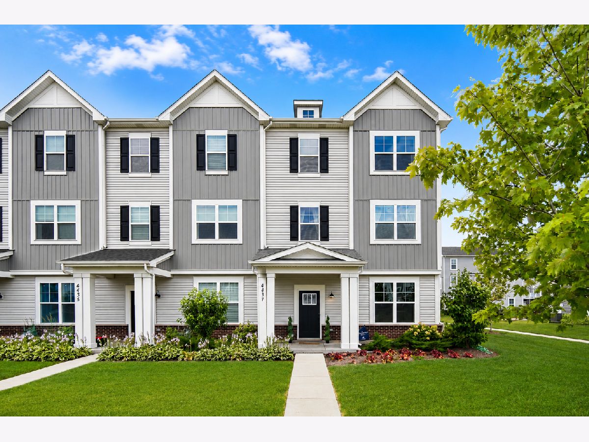  For Rent Aurora Illinois, 4437 Chelsea Manor