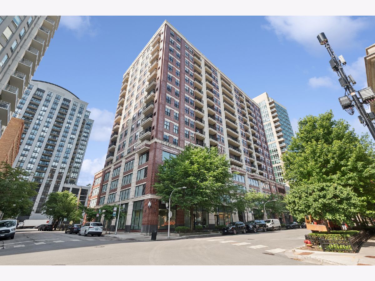  Rented Chicago Illinois, 451 Huron