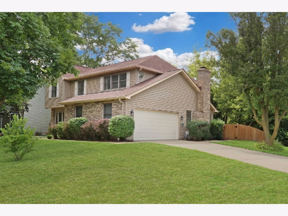  For Sale Grayslake Illinois, 400 Cross Arm Drive