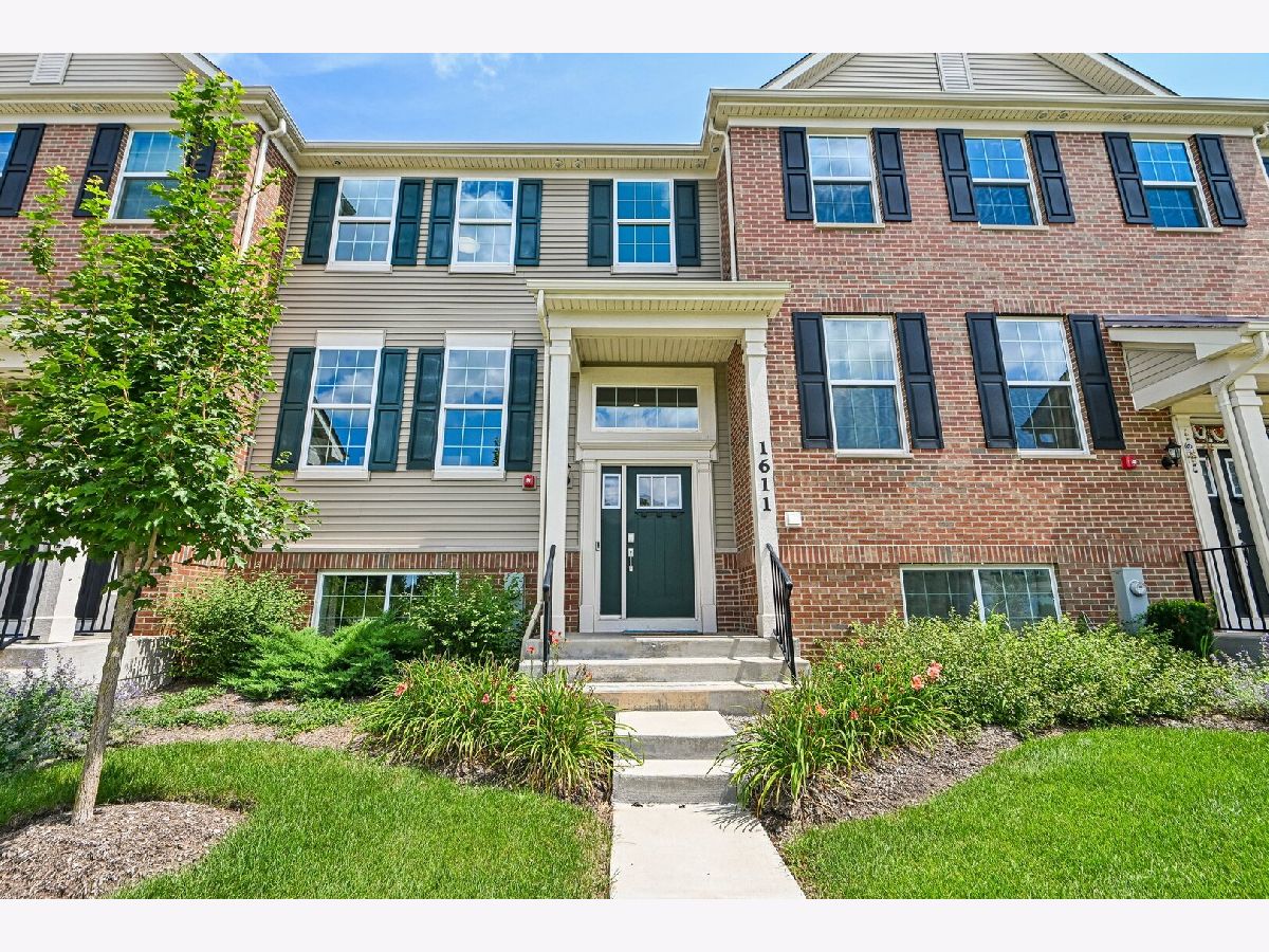  For Sale Batavia Illinois, 1611 Bentz Way
