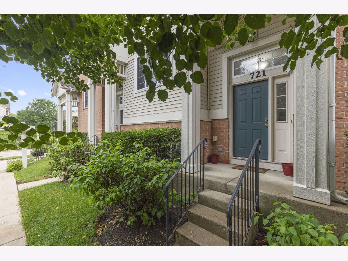  For Sale Des Plaines Illinois, 721 Hanbury Drive