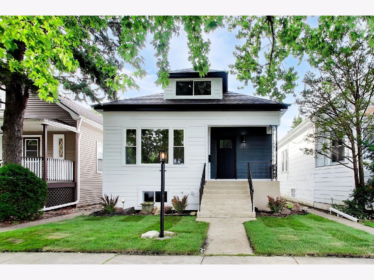  For Sale Chicago Illinois, 4911 Argyle Street