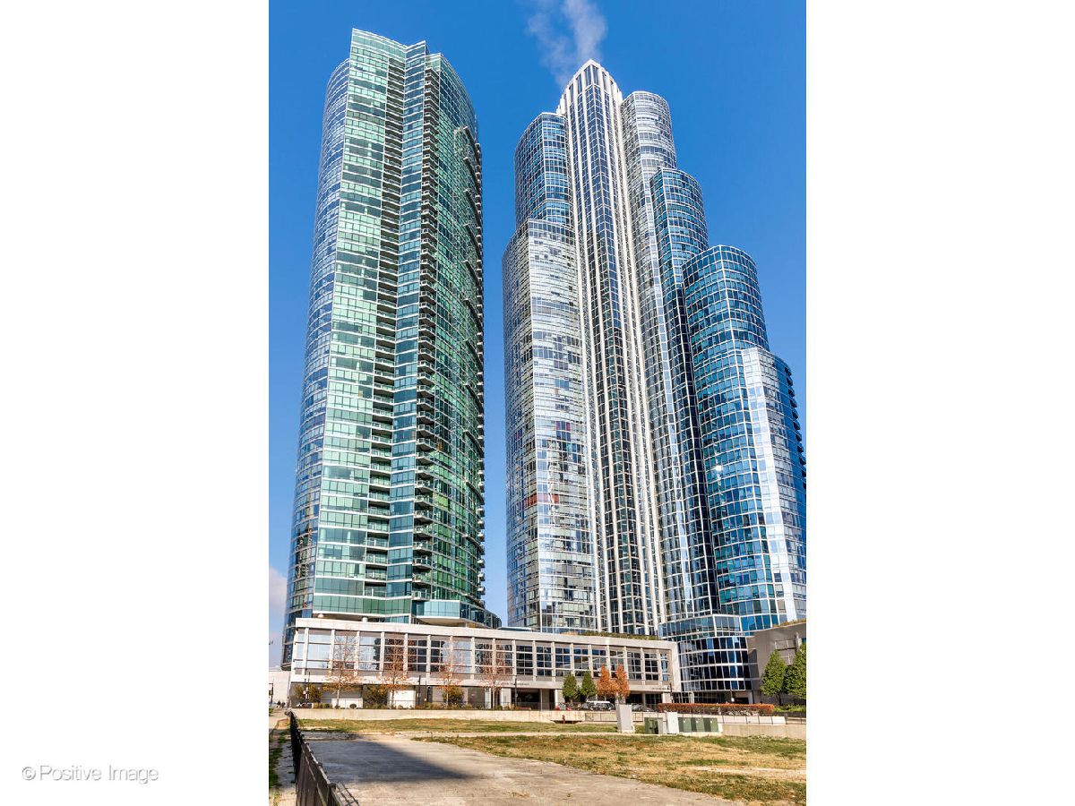 Condominiums For Sale The Grant Chicago Illinois, 1201 Prairie Avenue