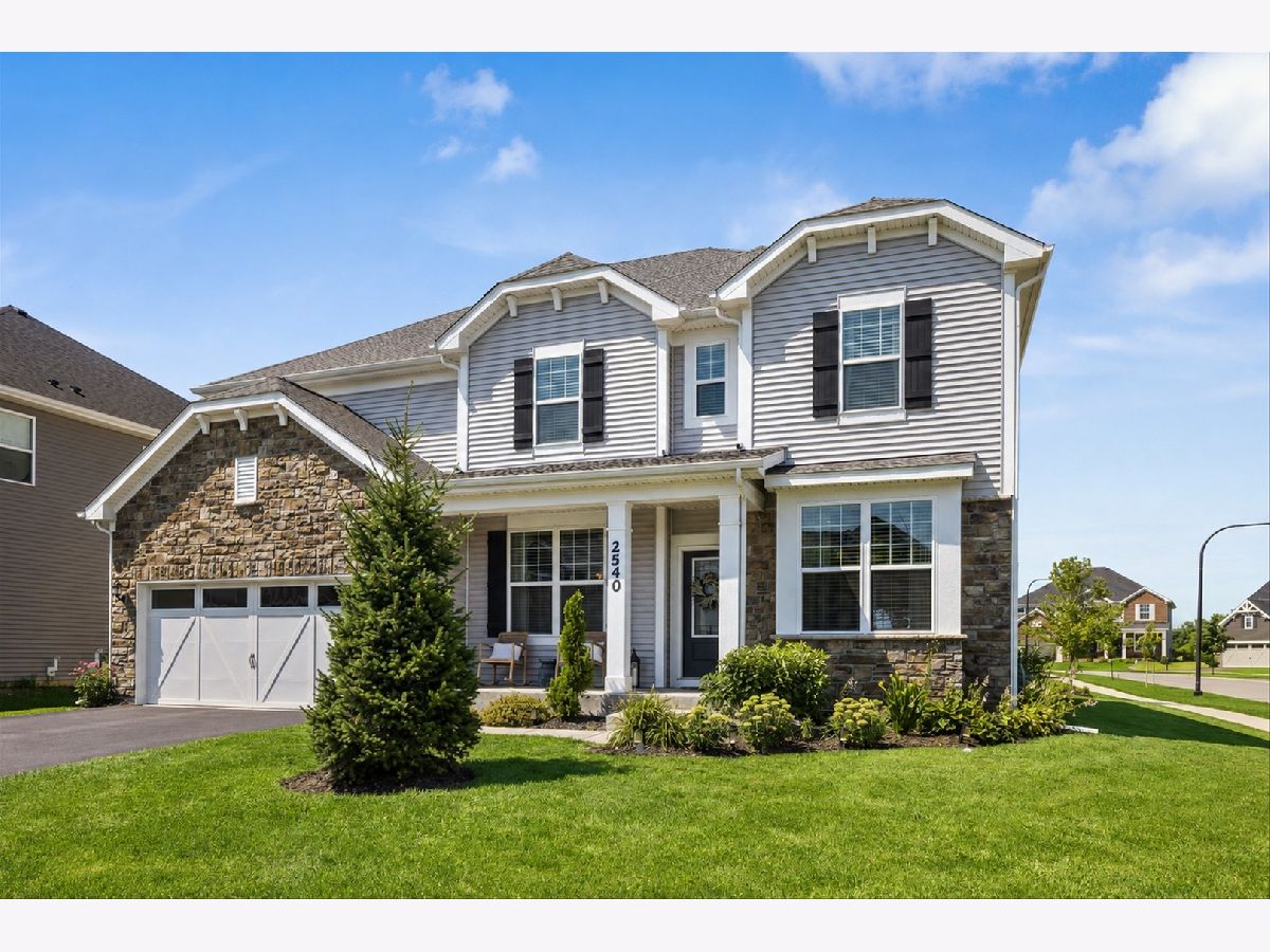 Homes & Condos & Townhomes Sold Naper Commons Naperville Illinois, 2540 Weatherbee
