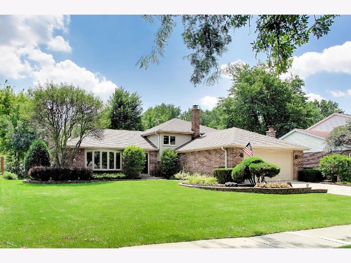  For Sale Darien Illinois, 2147 Green Valley Road
