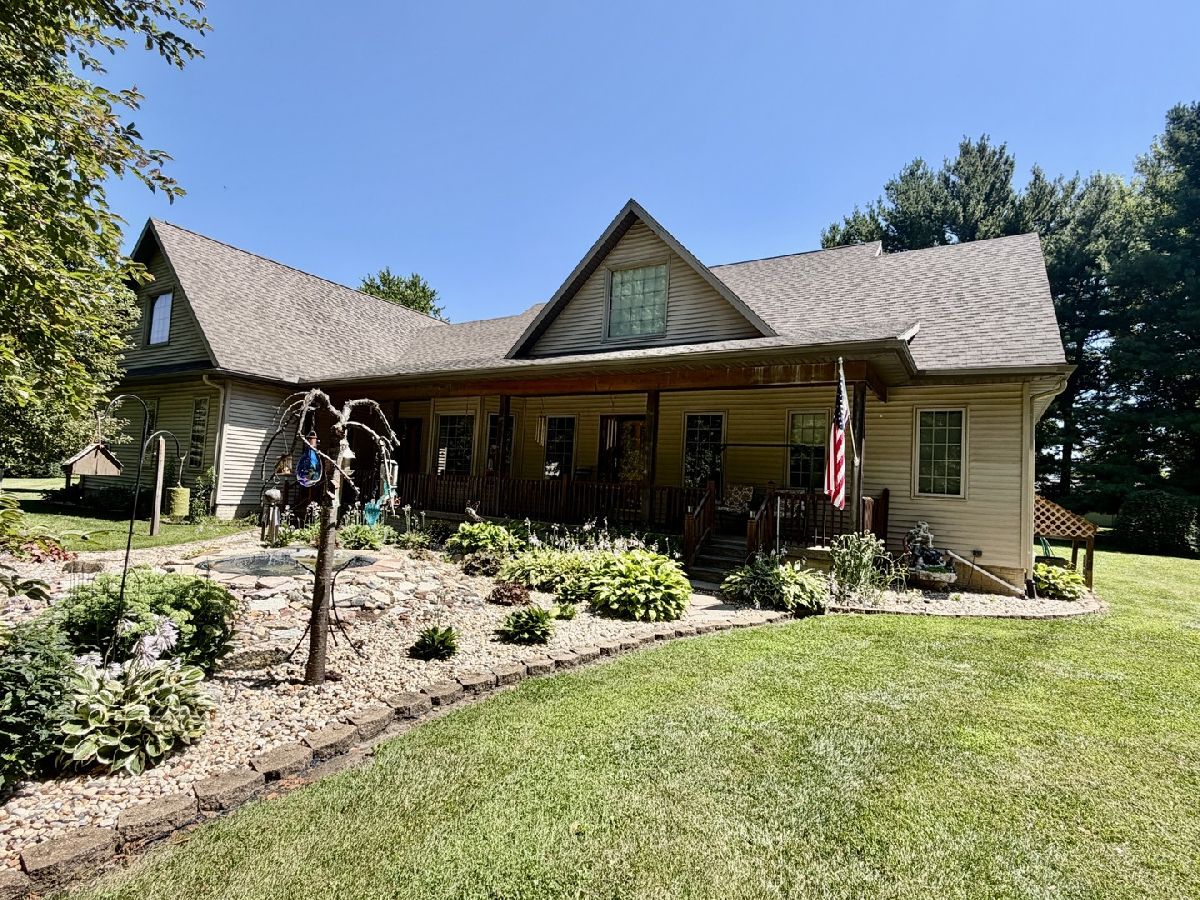  For Sale Lafayette Illinois, 404 Timber Street