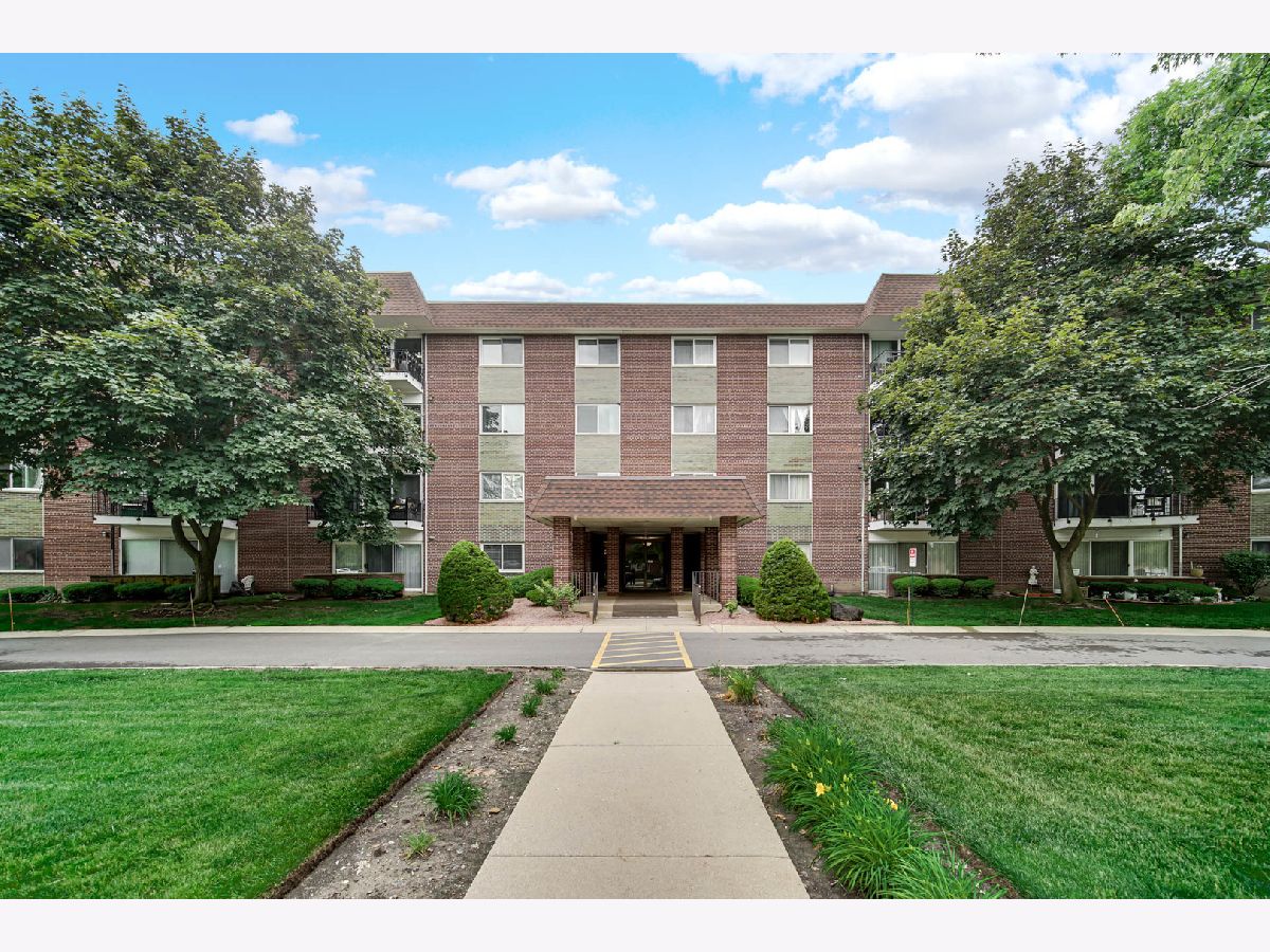  For Sale Arlington Heights Illinois, 1030 Fernandez Avenue